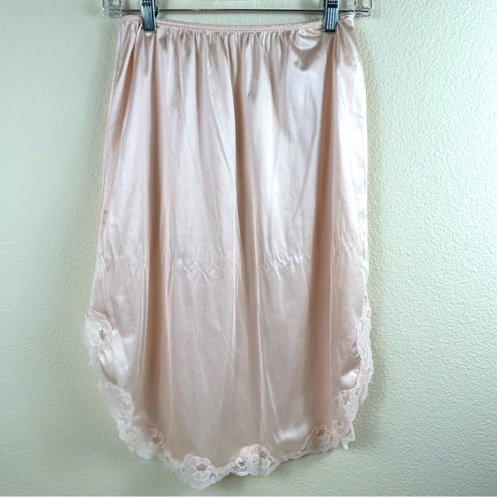 Warners Vintage Light Peach Skirt Slip w/Slits On Both Sides n Lace Trim, Size L